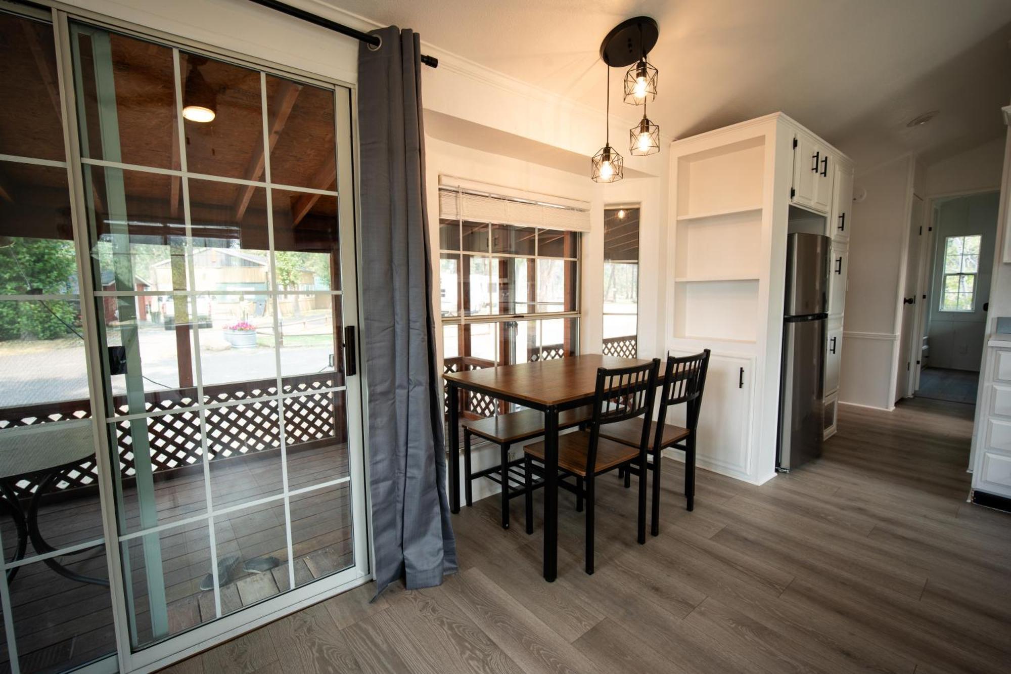 Alpine Lodge Hotel Cascade Ngoại thất bức ảnh